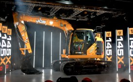 JCB lancia l’ escavatore 145XR e nuovi tele rotativi “Pro”